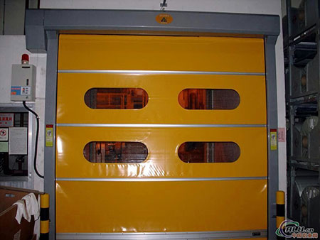 挖洞视窗快速门